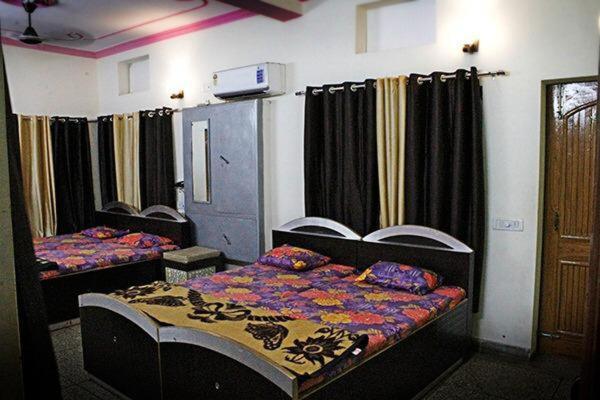 Hotel Roshan Varanasi Bagian luar foto
