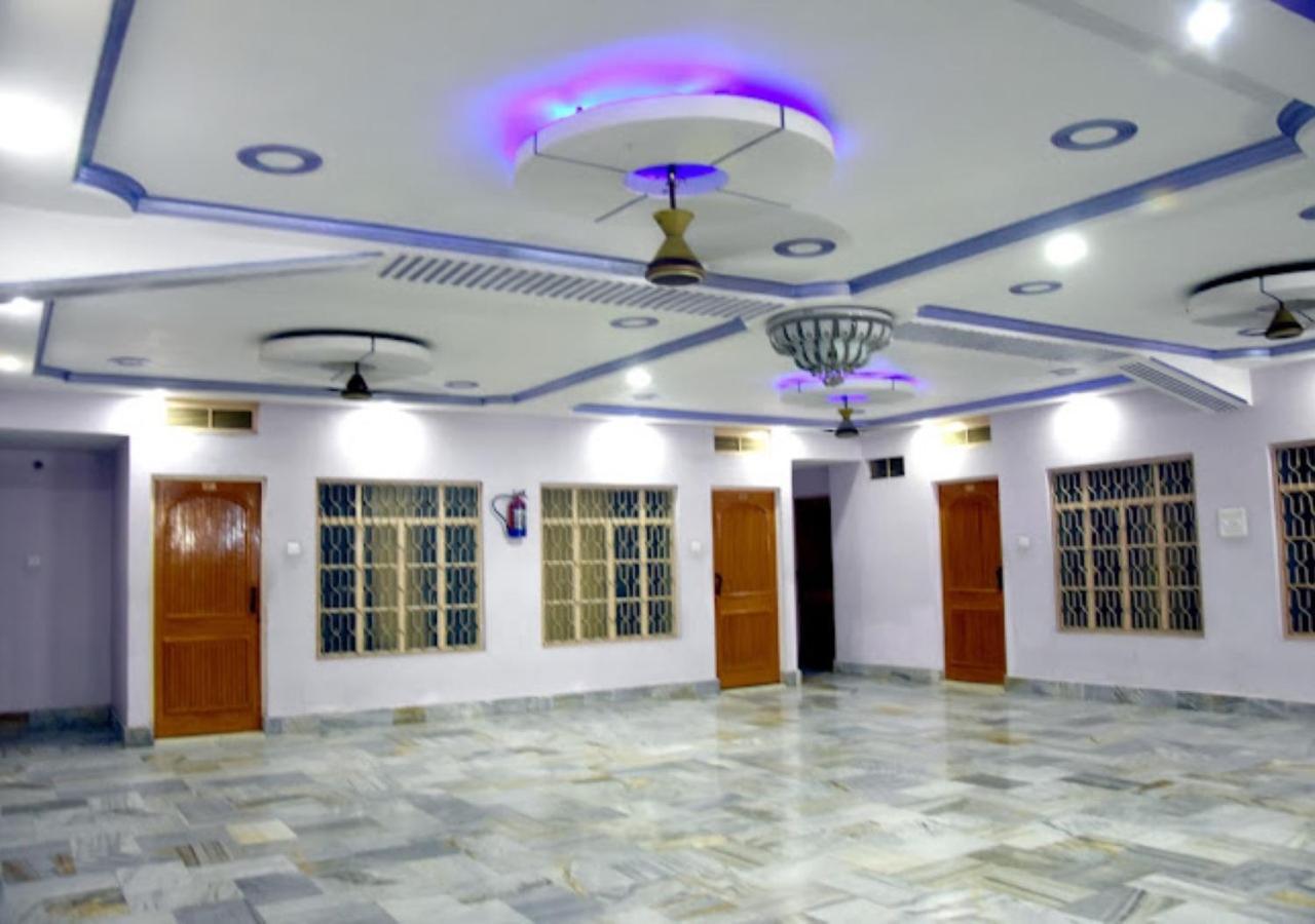 Hotel Roshan Varanasi Bagian luar foto