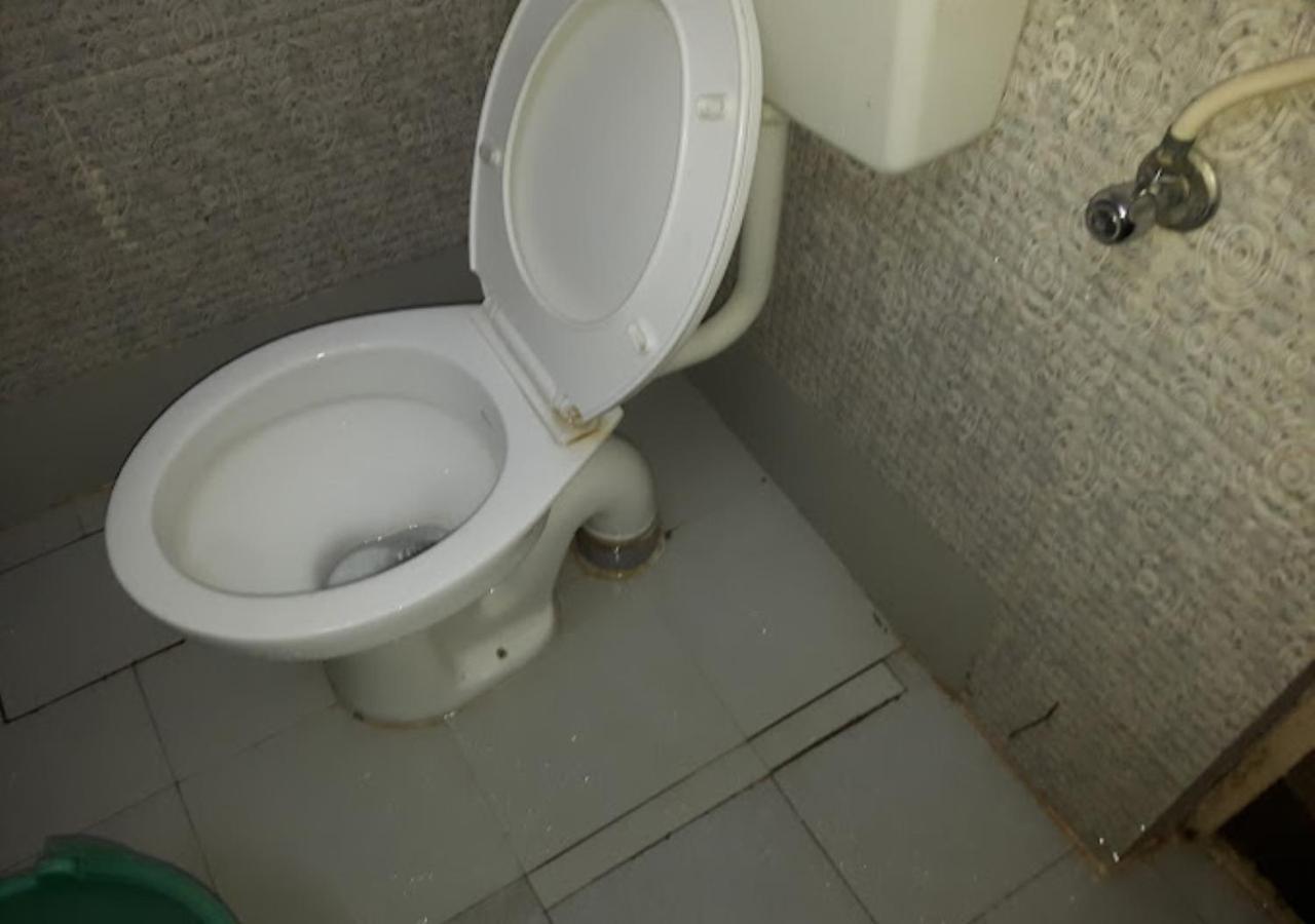 Hotel Roshan Varanasi Bagian luar foto