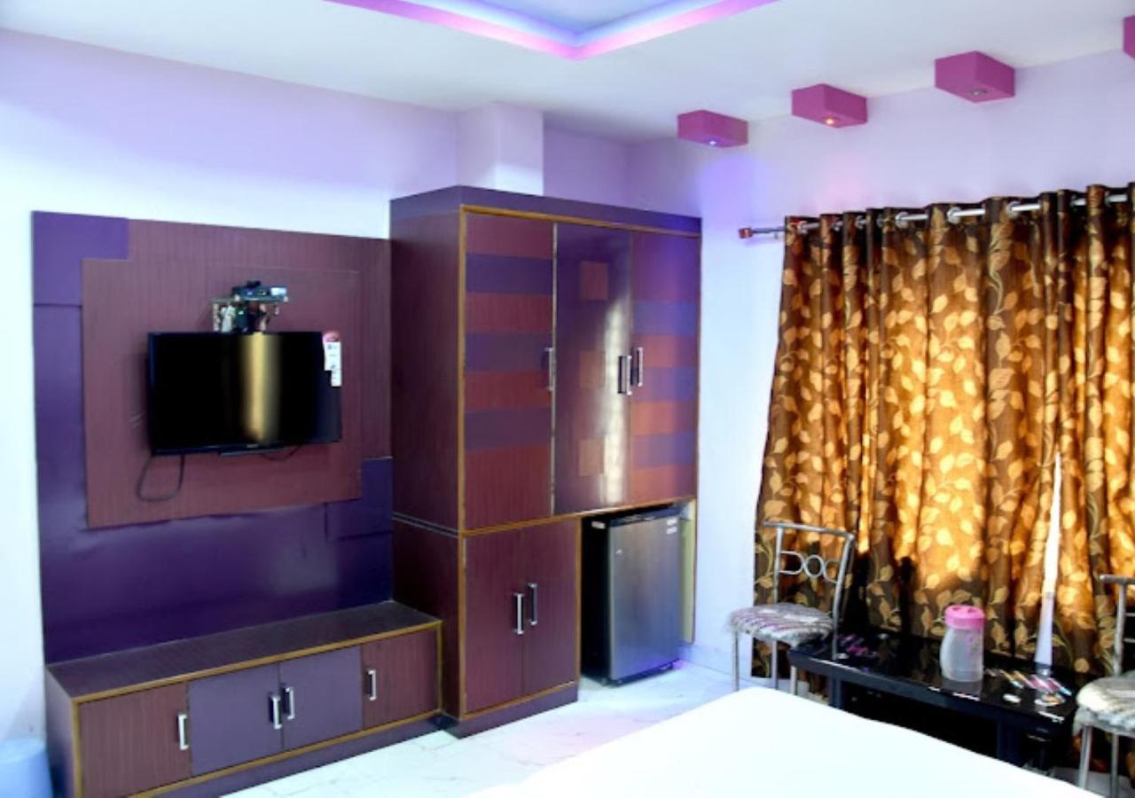 Hotel Roshan Varanasi Bagian luar foto