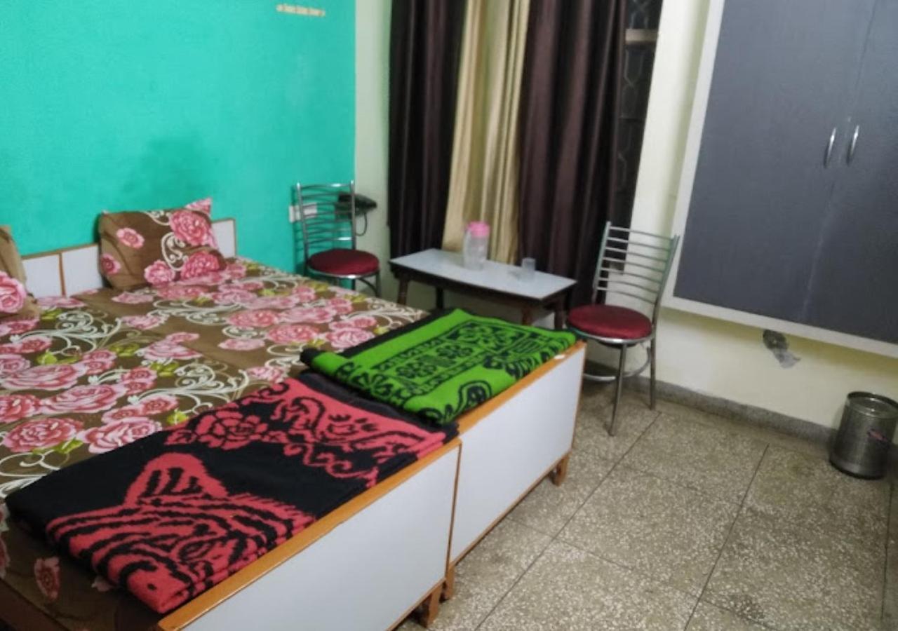 Hotel Roshan Varanasi Bagian luar foto