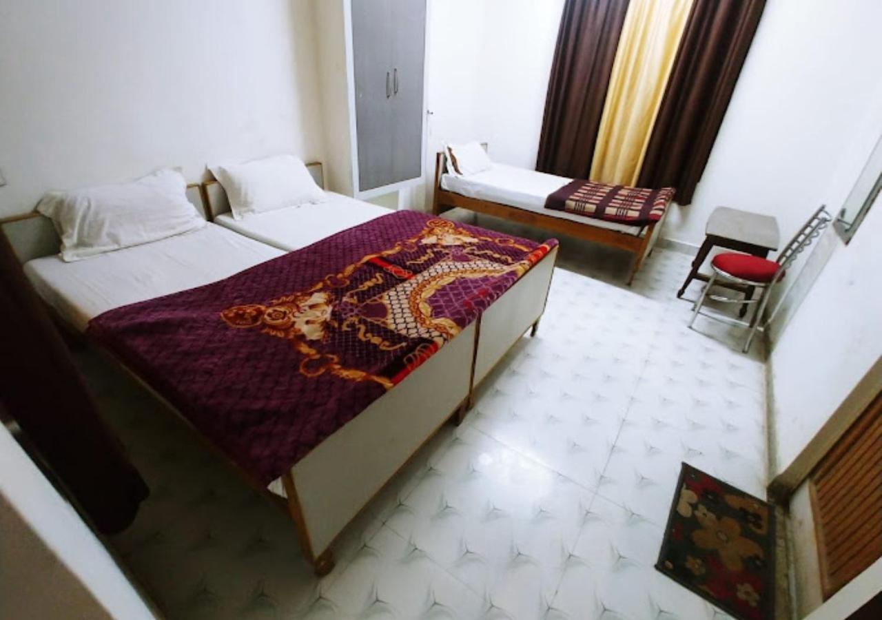 Hotel Roshan Varanasi Bagian luar foto