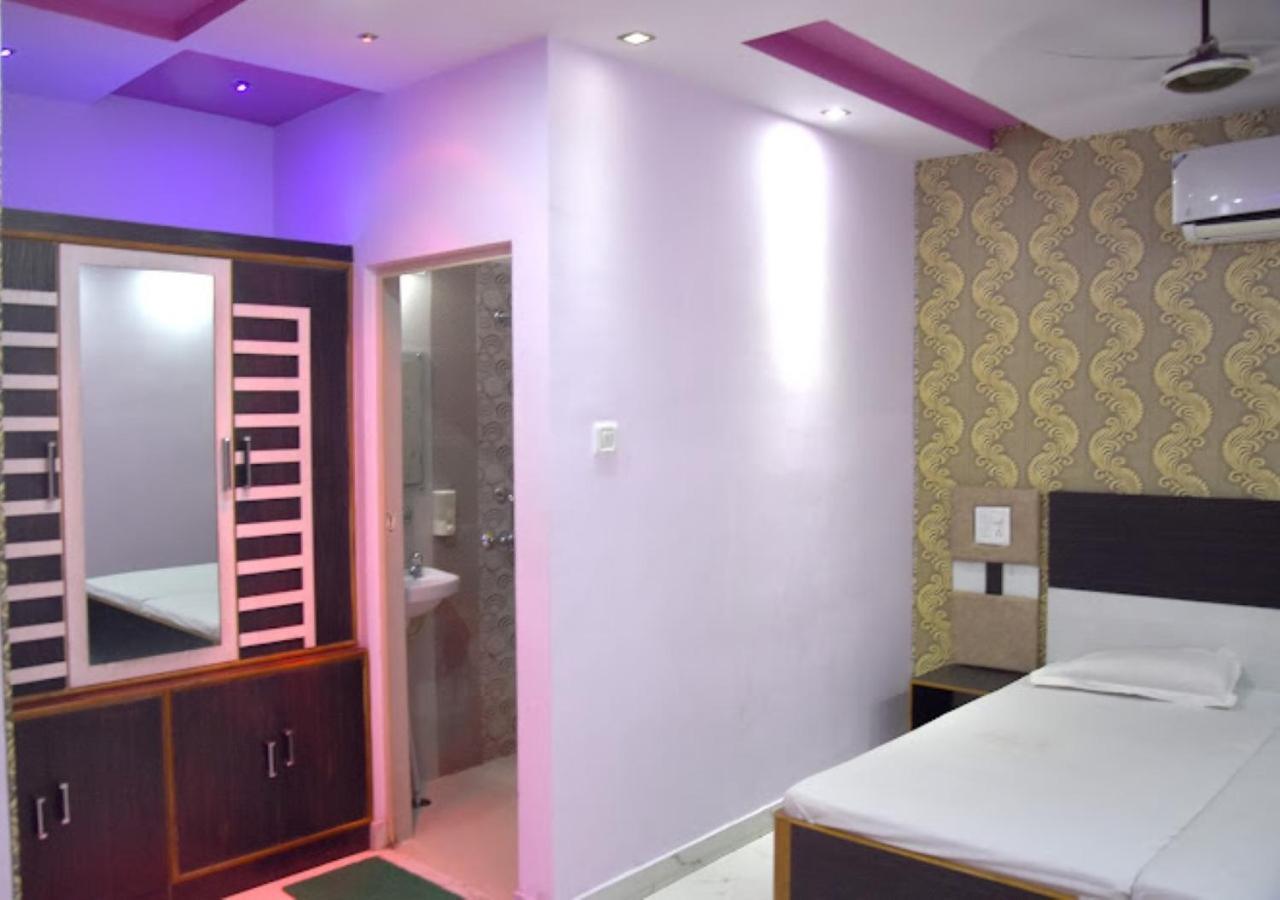 Hotel Roshan Varanasi Bagian luar foto