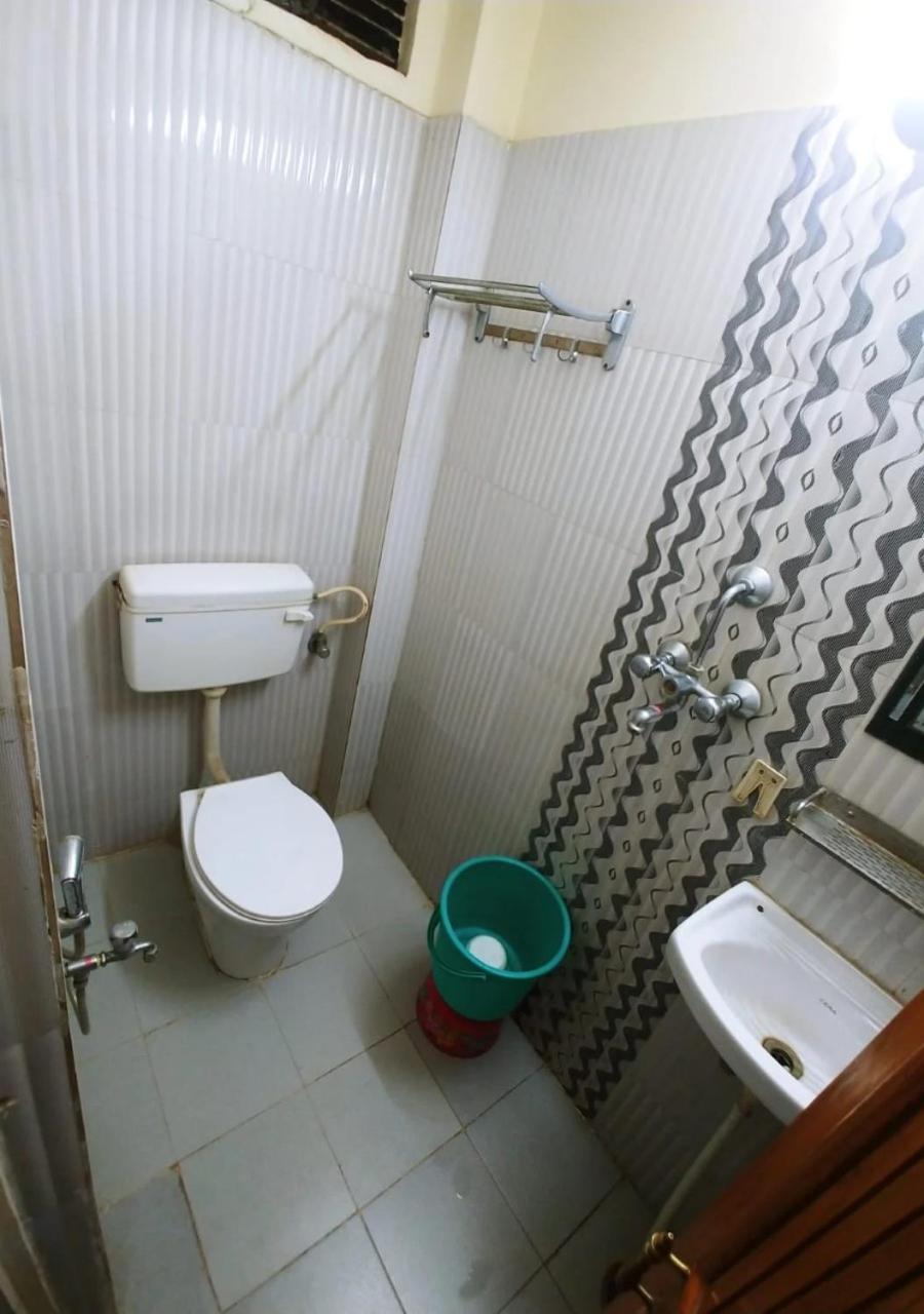 Hotel Roshan Varanasi Bagian luar foto