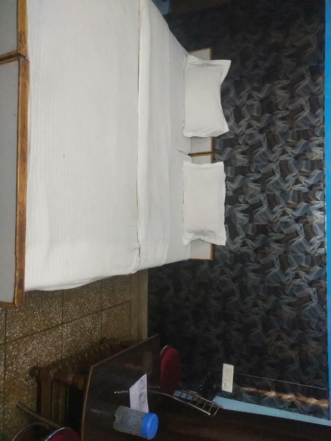 Hotel Roshan Varanasi Bagian luar foto